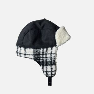 Men's plaid sherpa trapper hat - original use black With Plaid NWOT